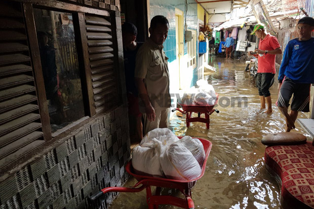 Tanggul Jebol, 4 RT di Kampung Luar Batang Terendam Banjir