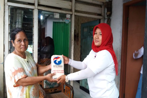 Kartini Perindo Bagikan 350 Paket Beras dan Santuni Anak Yatim di Tangerang