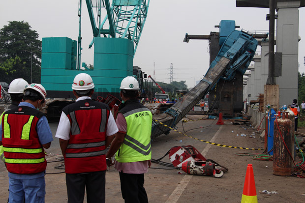 Evakuasi Crane VMS Jatuh, Jasa Marga Melakukan Mutilasi