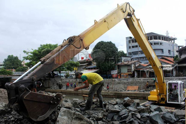 Kali Sempit dan Dangkal, Banjir Masih Hantui Jakarta Barat