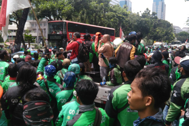 Demo di Kemenhub, Ratusan Driver Gojek Minta Dibuatkan Payung Hukum