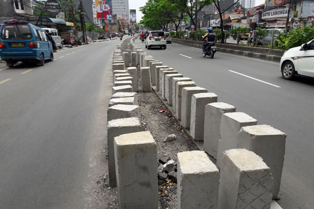 Warga Anggap Separator di Jalan Margonda Selamatkan Pejalan Kaki
