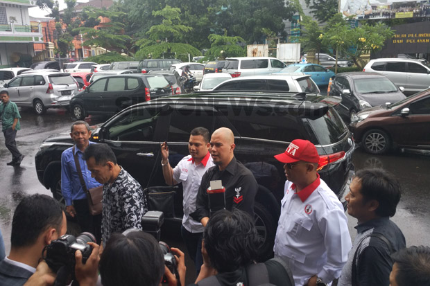 Sudah 9 Jam, Ahmad Dhani Masih Diperiksa di Polrestro Jakarta Selatan