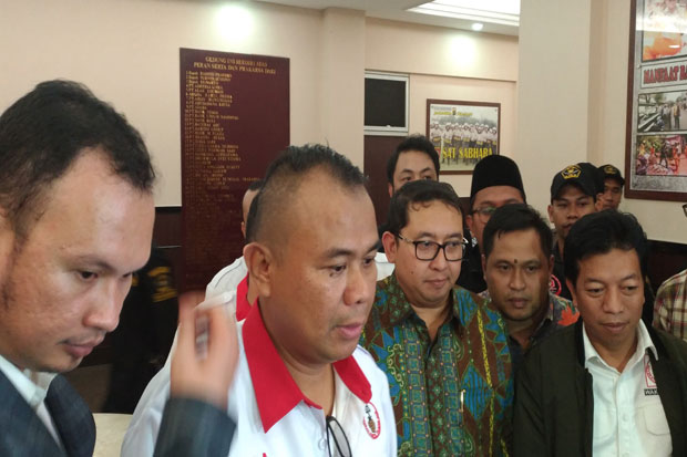 Selesai Diperiksa, Ahmad Dhani Pilih Bertahan di Polres Jakarta Selatan