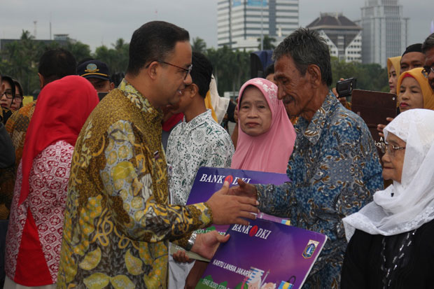 Peringati HKSN DKI, Anies Luncurkan Kartu Lansia Jakarta