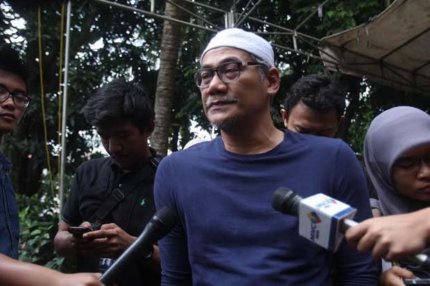 Konsumsi Sabu, Aktor Tio Pakusadewo Ditangkap di Rumahnya
