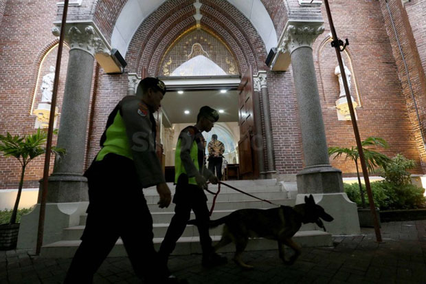 Penjinak Bom dan Anjing Pelacak Dilibatkan Amankan Natal 2017