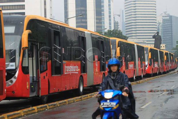 Bus Transjakarta Beroperasi 24 Jam pada Malam Tahun Baru