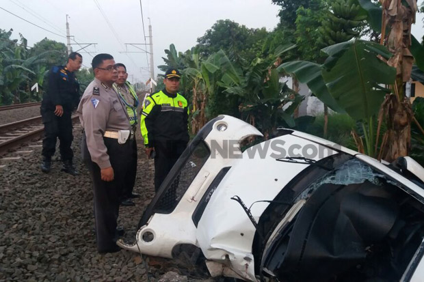 Ini Nama Korban Kecelakaan Terios Ditabrak Kereta di Ciputat