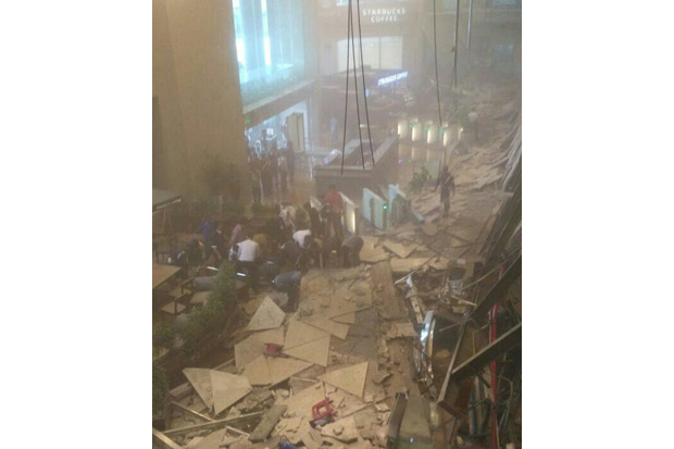 Balkon BEI Ambruk, Korban Juga Dievakuasi ke RS Siloam Semanggi