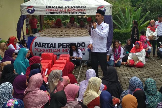 DPP Kartini Perindo Kembali Bagikan 250 Paket Beras di Bogor