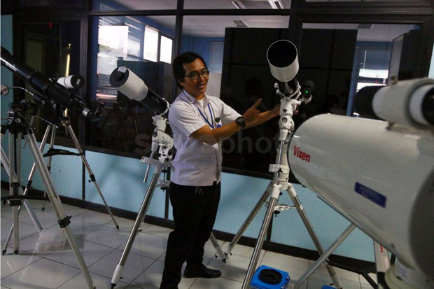 Mau Lihat Gerhana Bulan Pakai Teropong Planetarium, Ini Syaratnya