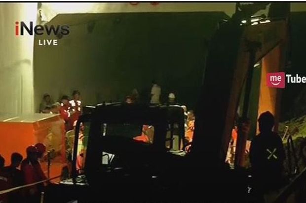 Evakuasi Korban Longsor Underpass Perimeter Selatan Bandara Soetta Terus Dilakukan