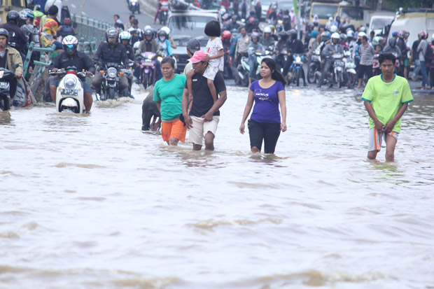 Banjir, Jalan Jatinegara Barat Ditutup dan Diberlakukan Contraflow