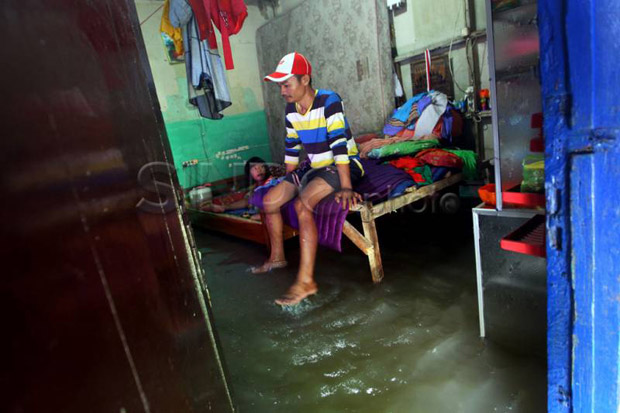 Banjir Rendam Puluhan Rumah di Salembaran, Aktivitas Warga Lumpuh