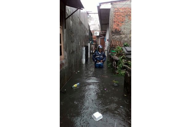 Hujan Deras, Banjir Rendam Sejumlah Permukiman di Kota Bekasi