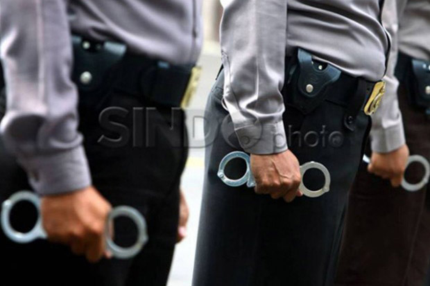 Polisi Ringkus 5 Pelaku Skimming Uang Nasabah Bank