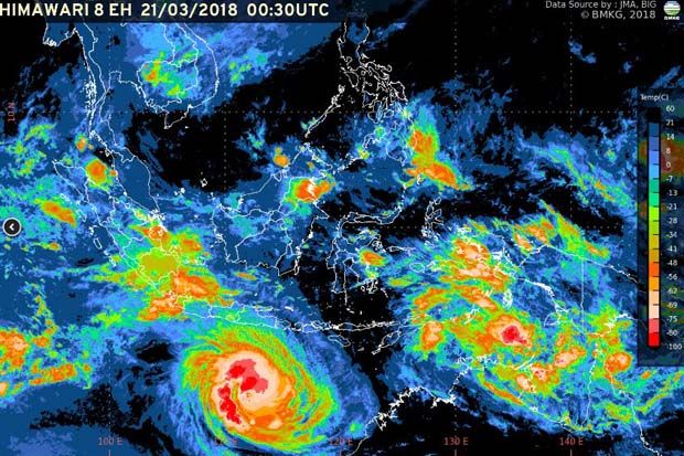 Hujan Disertai Petir Berpeluang Terjadi di Jakarta Timur dan Selatan Siang Ini