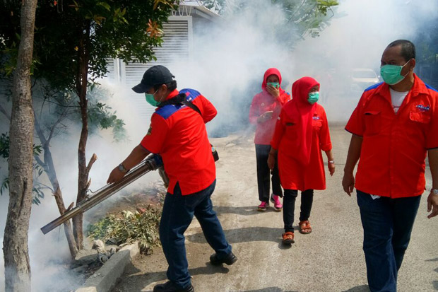 Cegah Demam Berdarah, Perindo Fogging Perumahan Taman Asri Tangerang