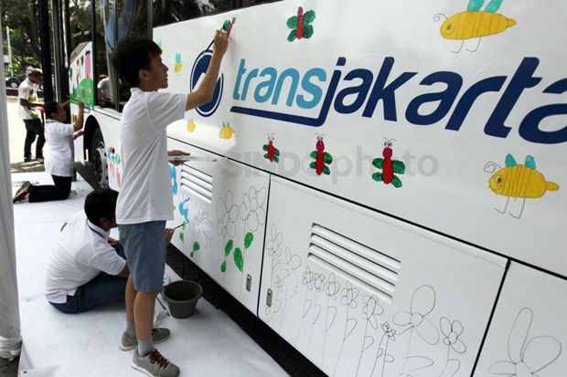 Hari Kartini, Anak Berkebutuhan Khusus Lukis Bus Transjakarta