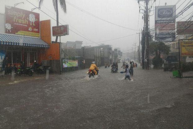 Diguyur Hujan, Kota Tangerang Selatan Dikepung Banjir