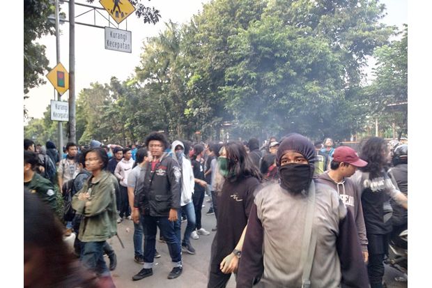 Kritisi Kebijakan Kampus, Mahasiswa UP Blokade Jalan