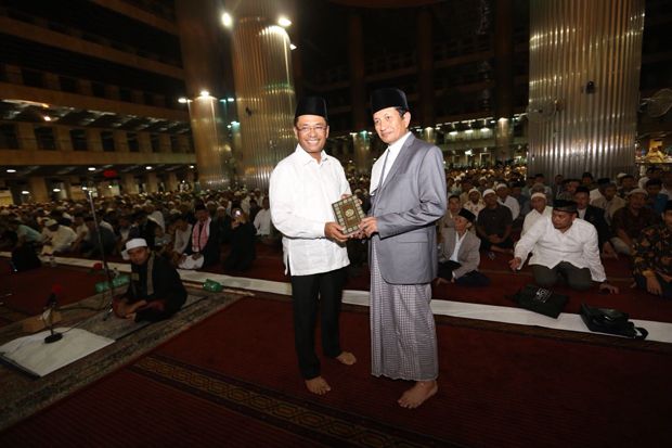 Sinar Mas Wakafkan Alquran untuk Masjid Istiqlal