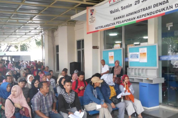 Jelang Lebaran, Pemohon Pencetakan E-KTP di Kota Bogor Membludak