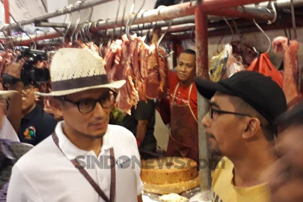 Tinjau Pasar Senen Blok III, Sandiaga Dicurhati Pedagang Daging