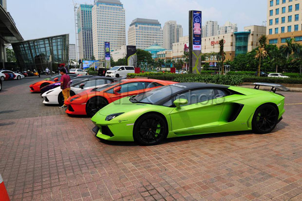 Ratusan Mobil Mewah di Jakarta Belum juga Bayar Pajak Kendaraan