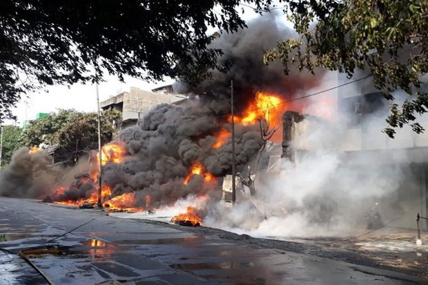 Pergudangan di Ancol Terbakar Hebat, 12 Mobil Damkar Dikerahkan