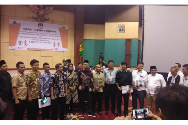 Pleno Rekapitulasi KPU Kabupaten Bogor Menangkan Ade Yasin-Iwan