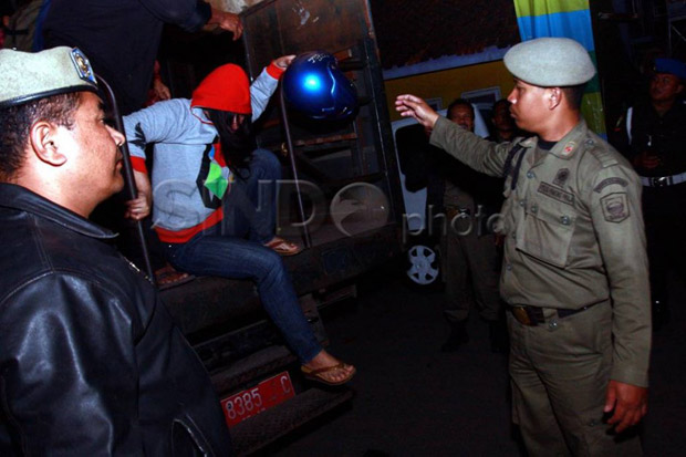 Puluhan PSK Terjaring Razia Satpol PP di Jakarta Barat
