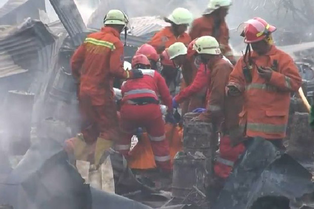 Kebakaran Lapak Pemulung di Cakung, Bapak dan Anak Jadi Korban