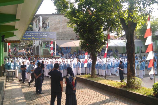 Ratusan Siswa SMK Negeri 22 Jakarta Timur Mogok Belajar