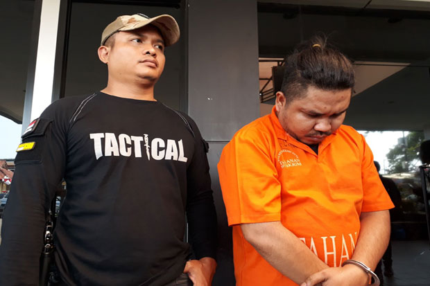 Bripka Aris Ditusuk Pengunjung Kafe, Polisi Buru Empat Pelaku