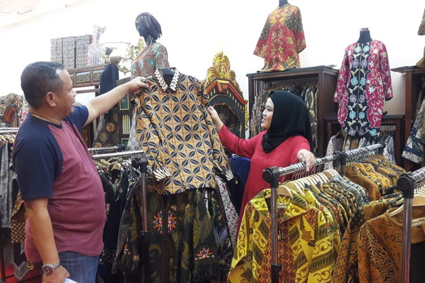 Sambut Hari Batik Nasional, TM Thamrin City Gelar Paras Batik Nusantara