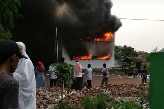 Asrama Mahasiswi IIQ Terbakar, 29 Damkar Diterjunkan