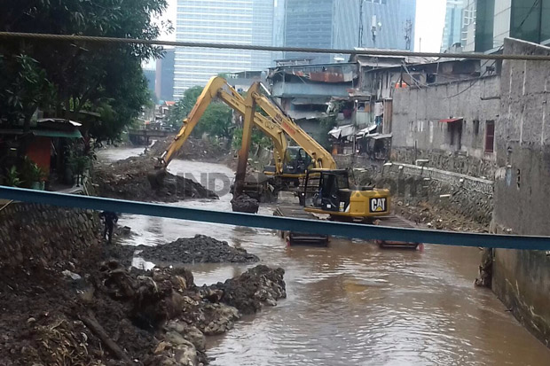 Banjir Ancam Jakarta, Bangunan Liar di Bantaran Kali Perlu Ditertibkan