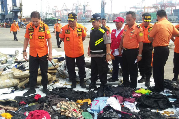 Kabasarnas Tinjau Barang Penumpang Lion Air JT 610 di Posko Utama