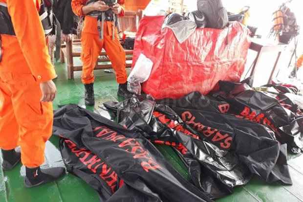 RS Polri Larang Keluarga Lihat Jenazah Korban Pesawat Lion Air