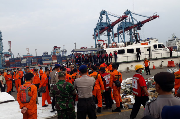 Tim Basarnas Kembali Bawa Dua Kantong Jenazah Korban Pesawat Lion Air