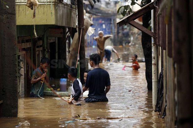 Antisipasi Banjir, Pemprov DKI Siagakan Tim Tanggap Cepat