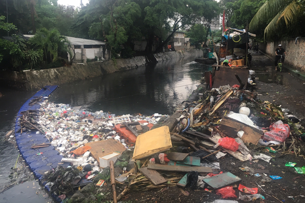 Musim Hujan, Volume Sampah di Kali Jakarta Barat Meningkat 20 Persen
