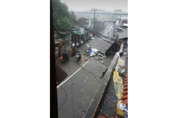 50 Rumah Rusak dan 1 Tewas Akibat Puting Beliung di Bogor