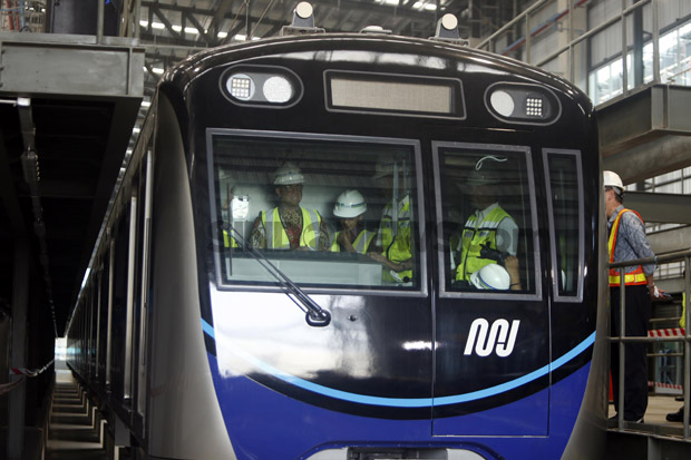 Anies Ungkap Makna Penamaan Kereta Perang untuk Gerbong MRT