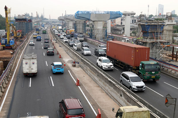 Mulai Jumat, Proyek di Tol Jakarta-Cikampek Dihentikan Sementara
