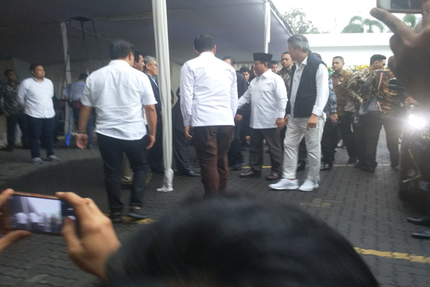 Sandiaga Pulang, Giliran Prabowo Melayat ke Rumah Duka Eka Tjipta
