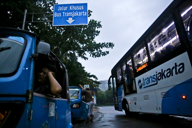 15 Bus Jak Lingko Resmi Layani Rute Taman Kota-Budi Luhur