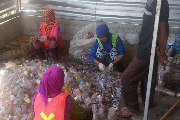 Pemprov DKI Lakukan Uji Publik Larangan Kantong Belanja Plastik